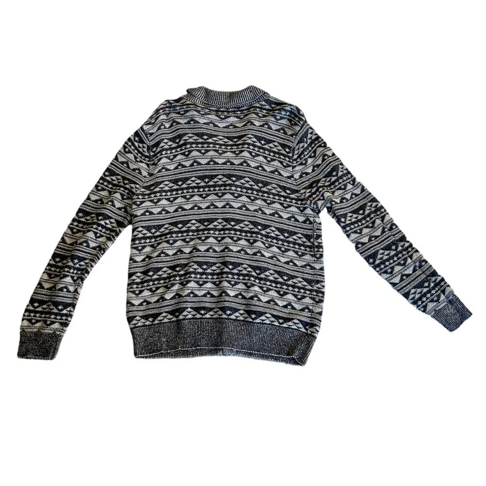 ARIZONA Men’s Navy and Light Gray Button Up Cardigan Sweater - Picture 2 of 6